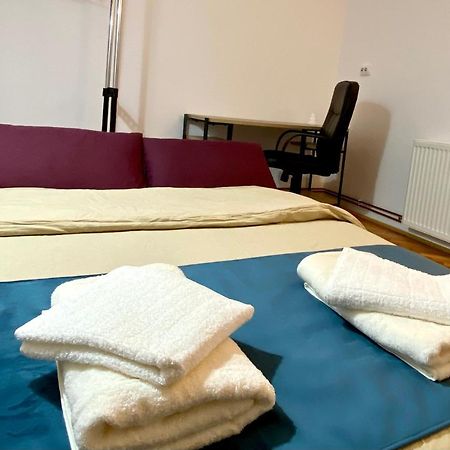 Barlog Appartement Braşov Buitenkant foto