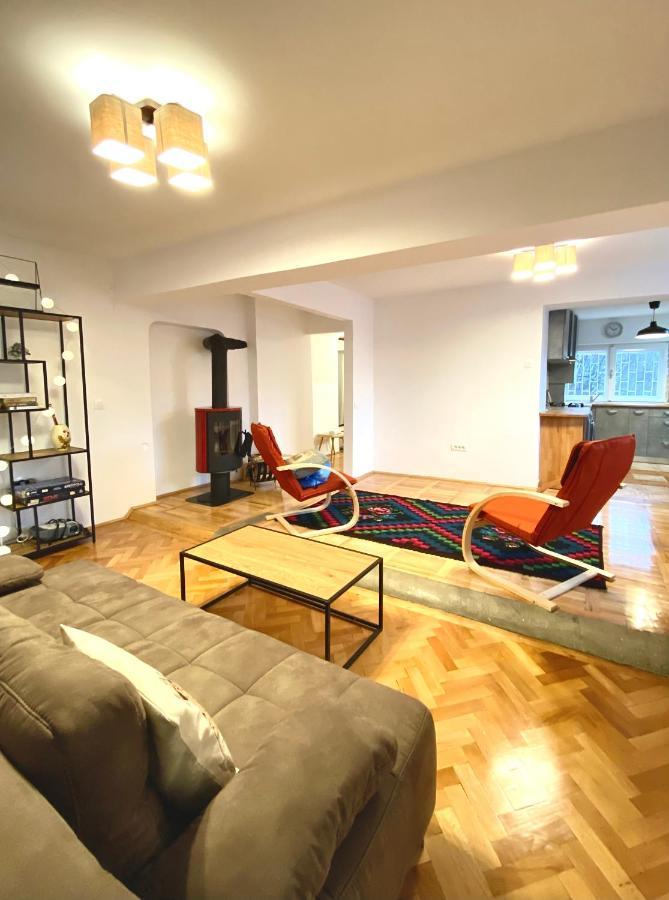 Barlog Appartement Braşov Buitenkant foto