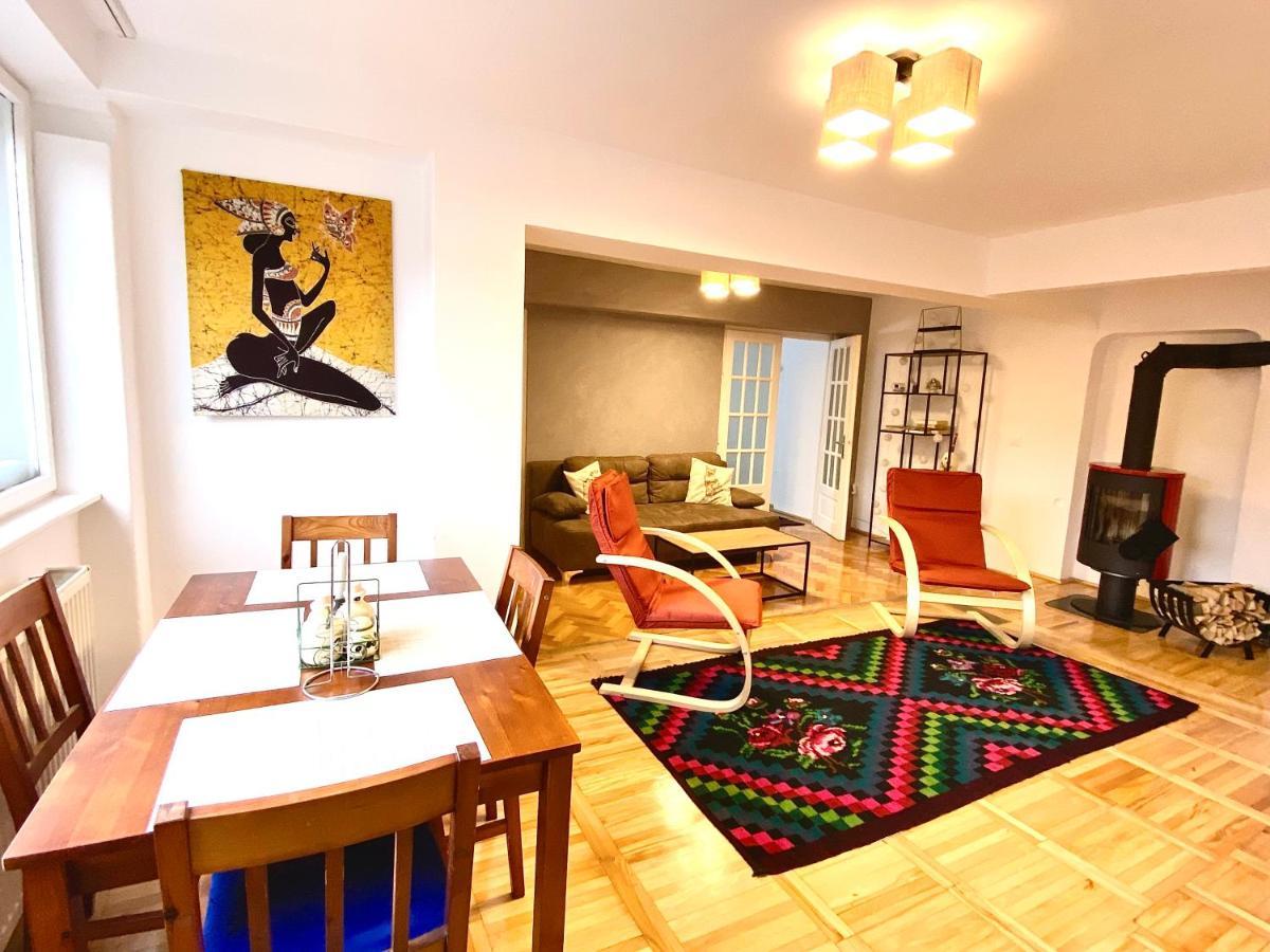 Barlog Appartement Braşov Buitenkant foto