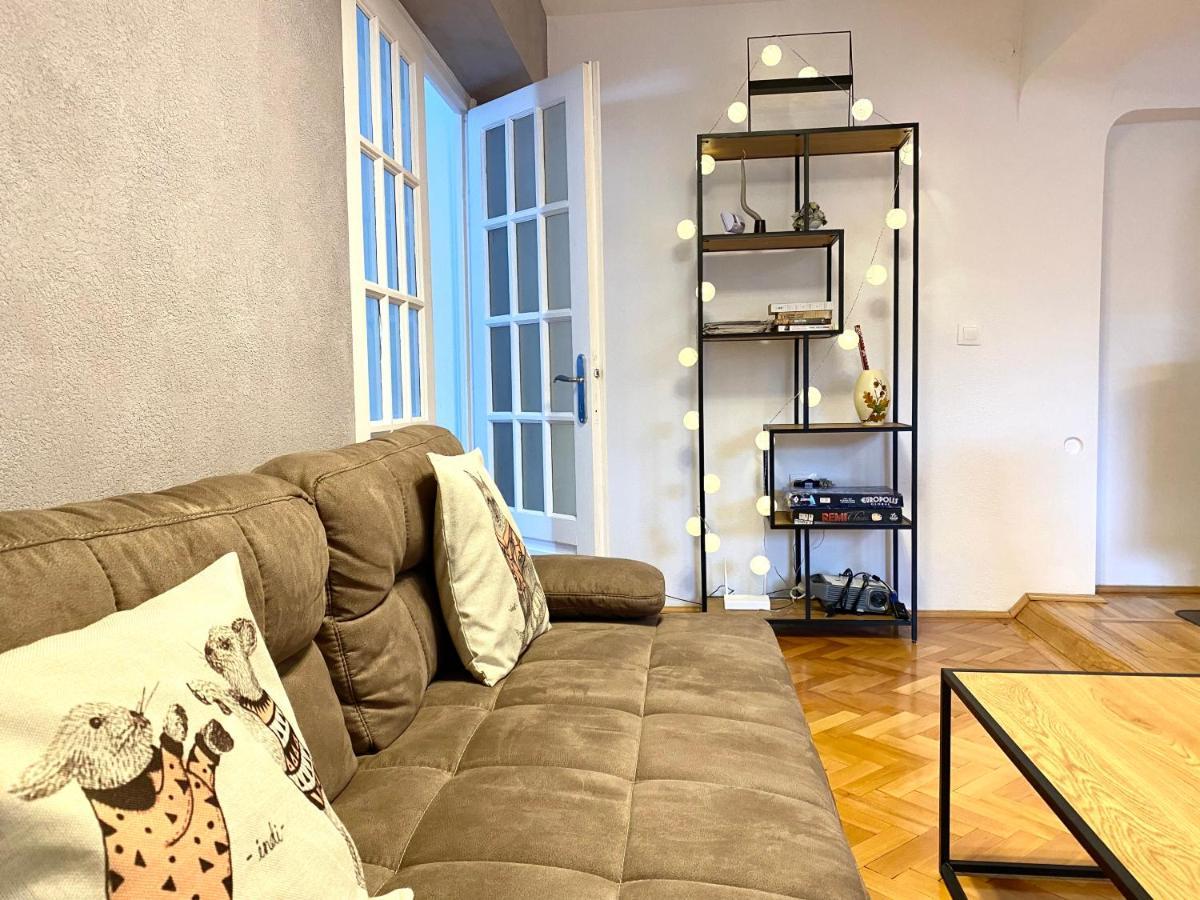 Barlog Appartement Braşov Buitenkant foto