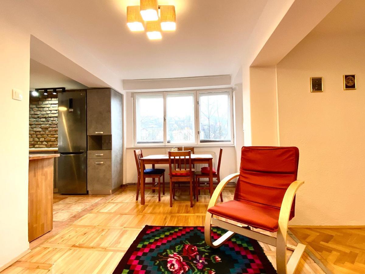 Barlog Appartement Braşov Buitenkant foto