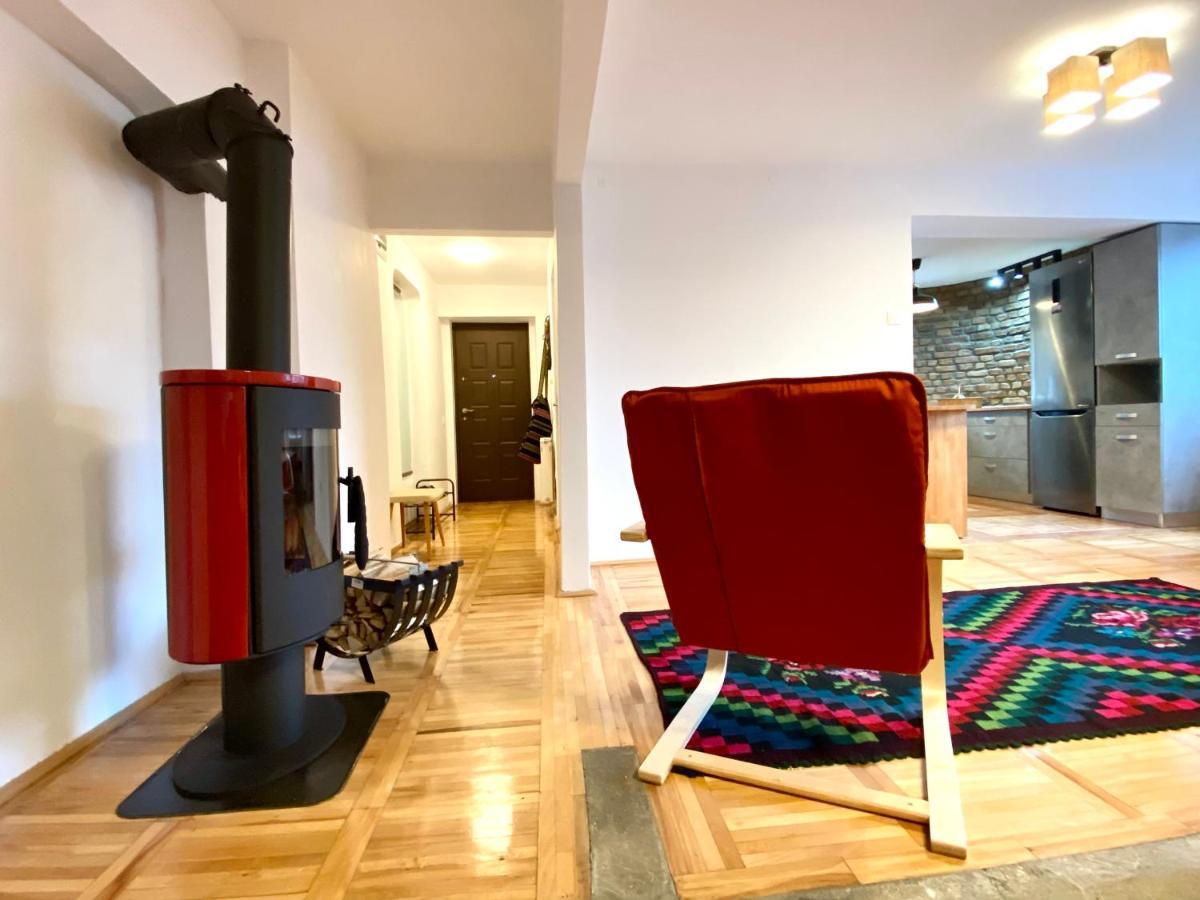 Barlog Appartement Braşov Buitenkant foto